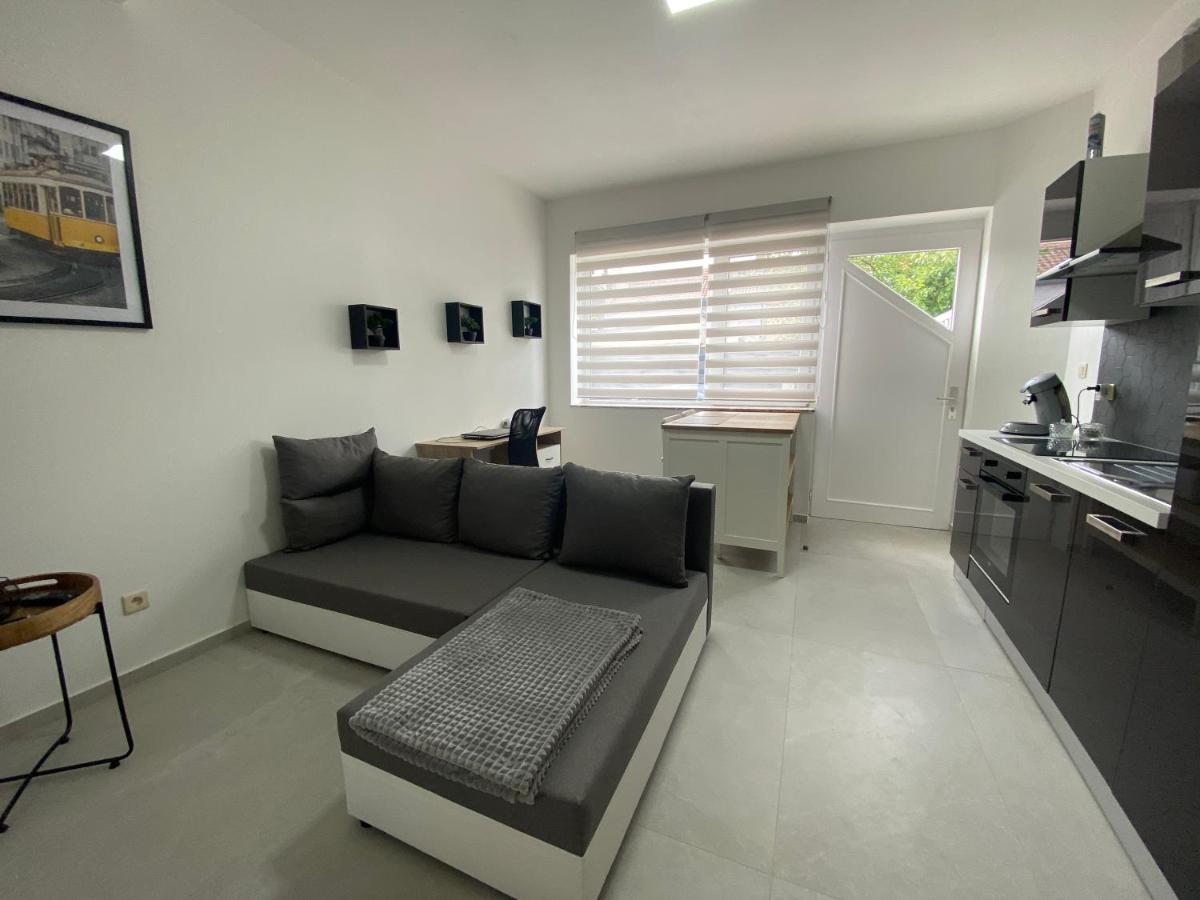 1-C Superbe Appartement Tres Calme Et Bien Decore Шарлероа Екстериор снимка