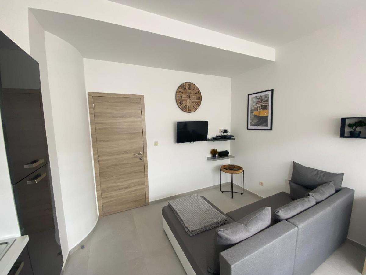1-C Superbe Appartement Tres Calme Et Bien Decore Шарлероа Екстериор снимка